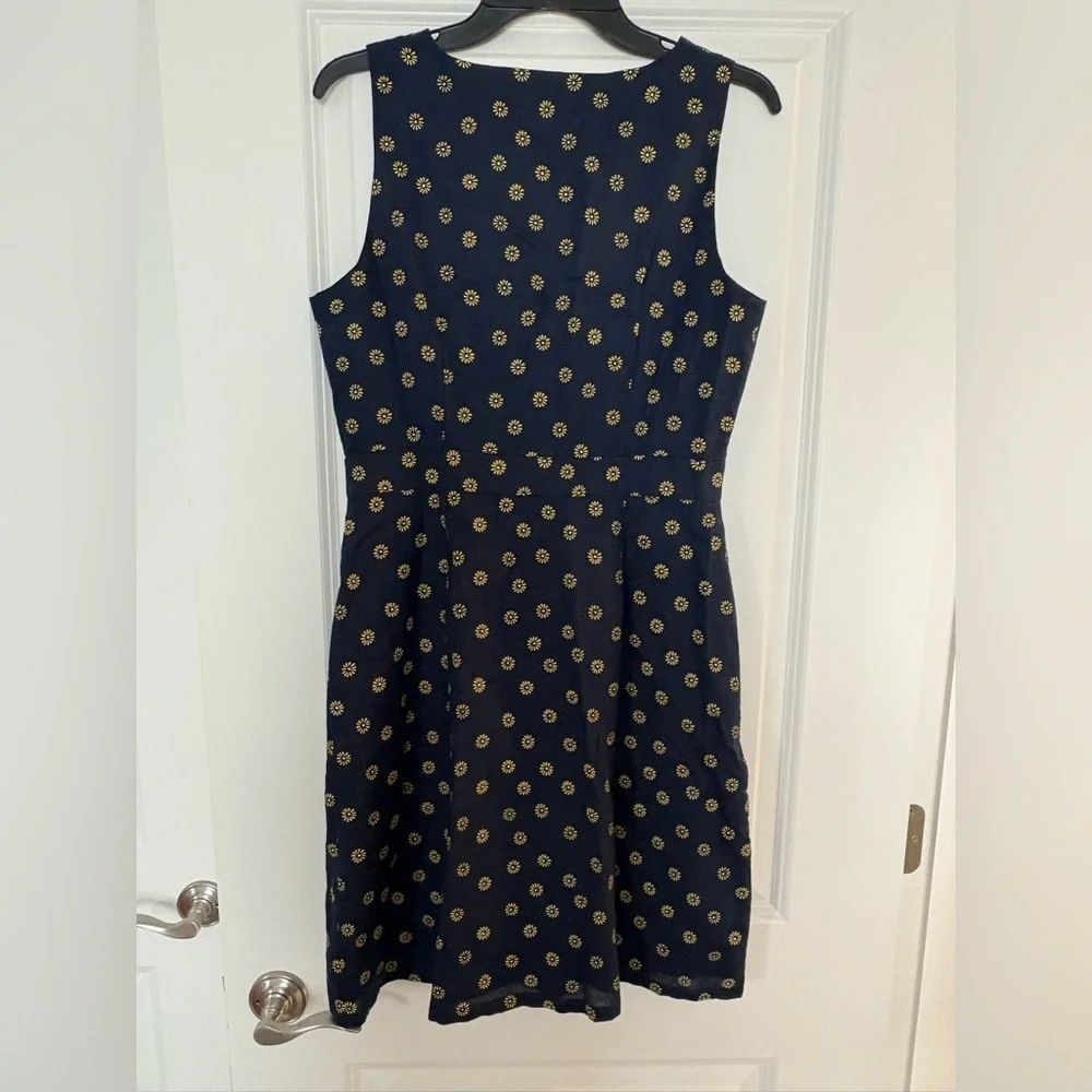 J Crew Navy and Yellow Daisy V Neck Dress Sleeveless Size 6 Cotton Linen Summer